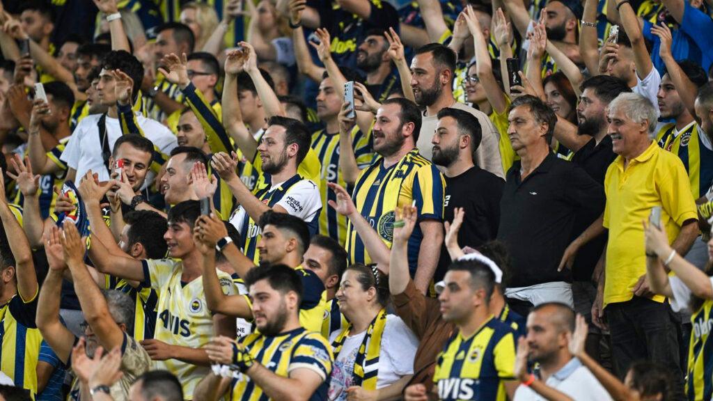 fenerbahce-taraftar-zgcG_cover.jpg