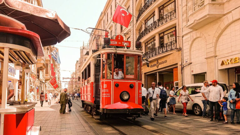 istanbul-turist-pQx1_cover.jpg