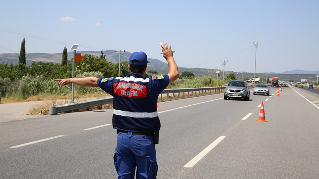 jandarma-trafik-d9tg_cover.jpg